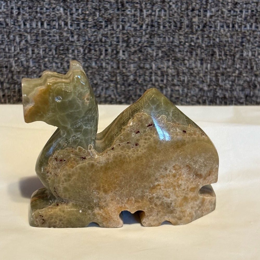 Camel Hand Carved Smooth Figurine Statue Banded Onyx‎ Marble 2” Tall Green Brown